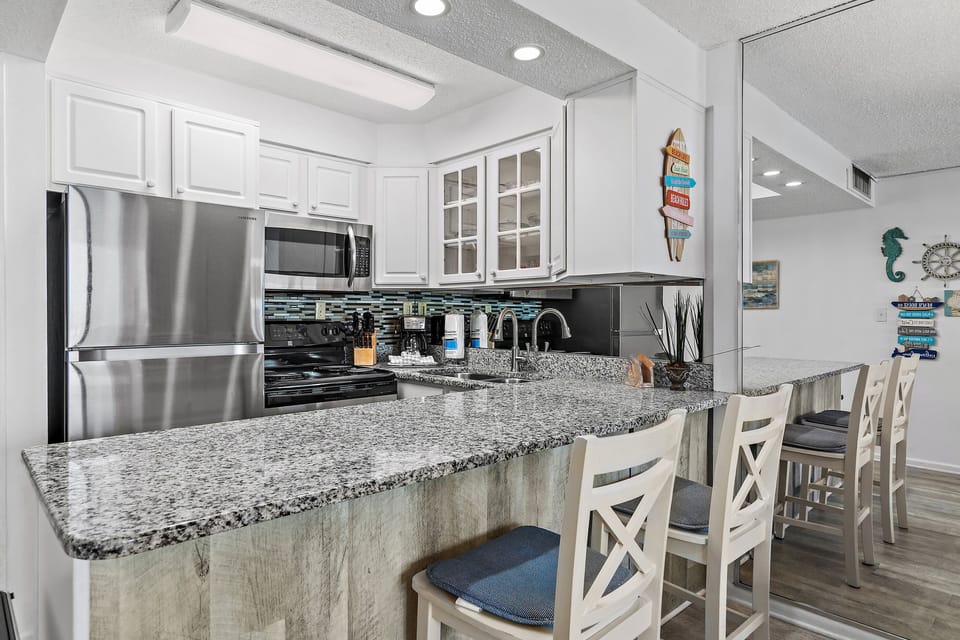 Kitchen Bar Area
