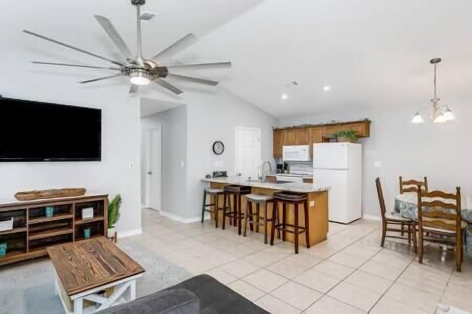 Open Living & Dining Area