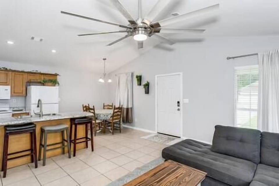 Plenty of Room for Family and Friends