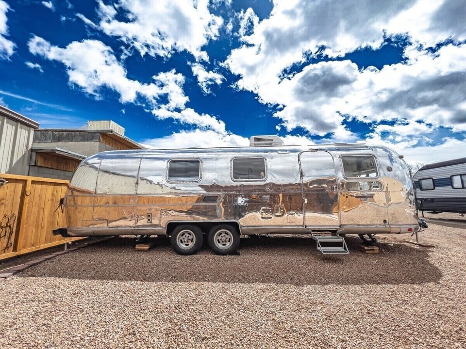 Just blocks away from the center of Historic Tombstone, the Desert Dream is the perfect stay for your memorable vacation. 