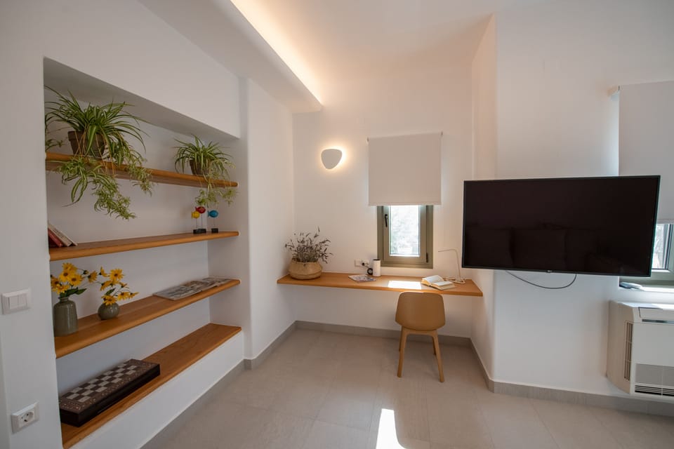 Panoramic House | Living area | Flat-screen TV