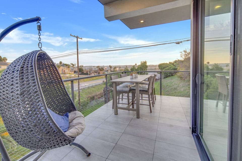 Balcony Retreat: Soaking in stunning views of San Diego`s landscape!