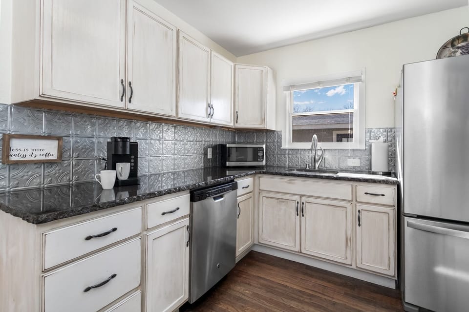 Keurig,Toaster,Blender, Waffle Maker,Pots/Pans