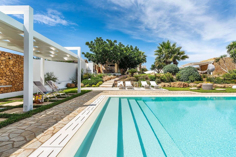 Autumn, Balcony / Terrace / Patio, Building Exterior, Outdoor, Pool, Spring, Summer