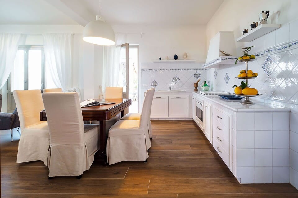 Autumn, Dining Room, Kitchen, Spring, Summer
