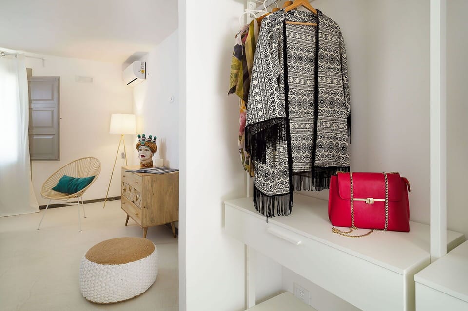 Autumn, Bathroom, Spring, Summer
