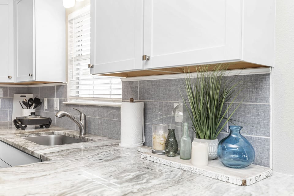 Nice clean and functional kitchen. 
