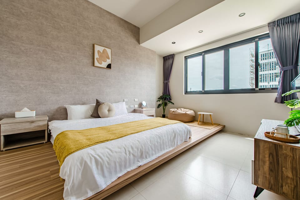 Double Room | Desk, free WiFi, bed sheets