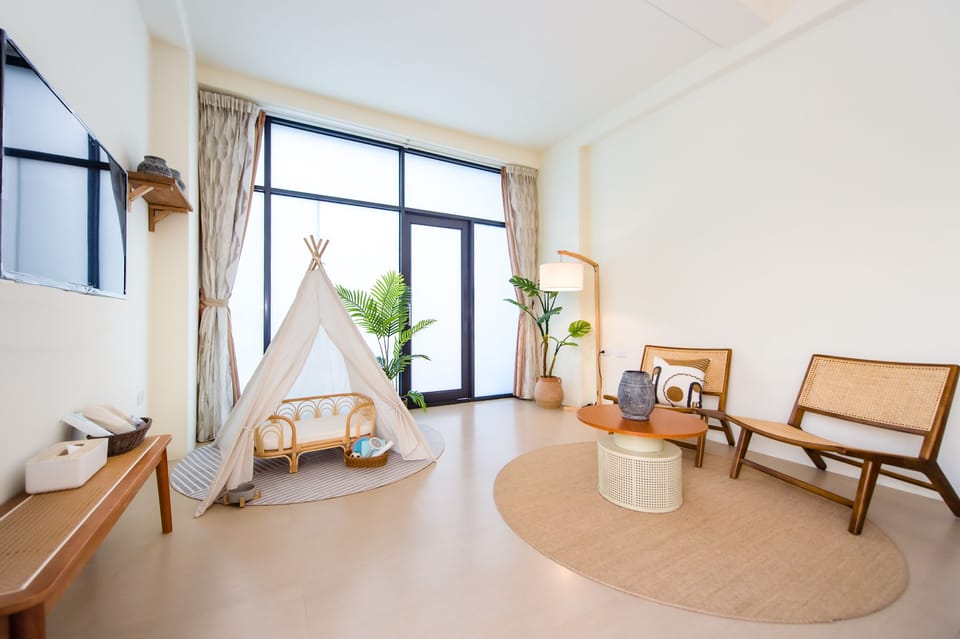 Deluxe Double Room with Mountain View and Bathtub | View from room