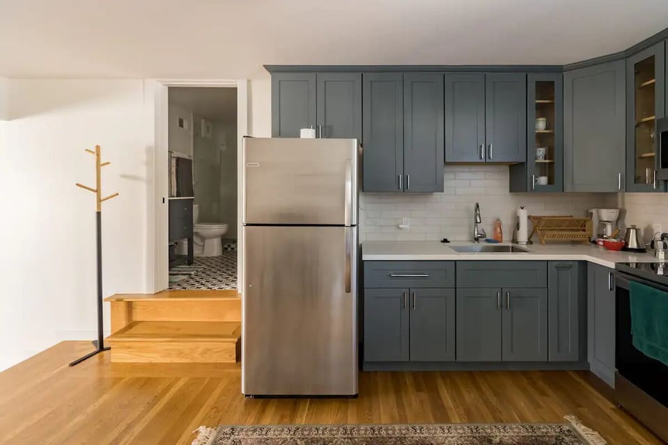 Full kitchen