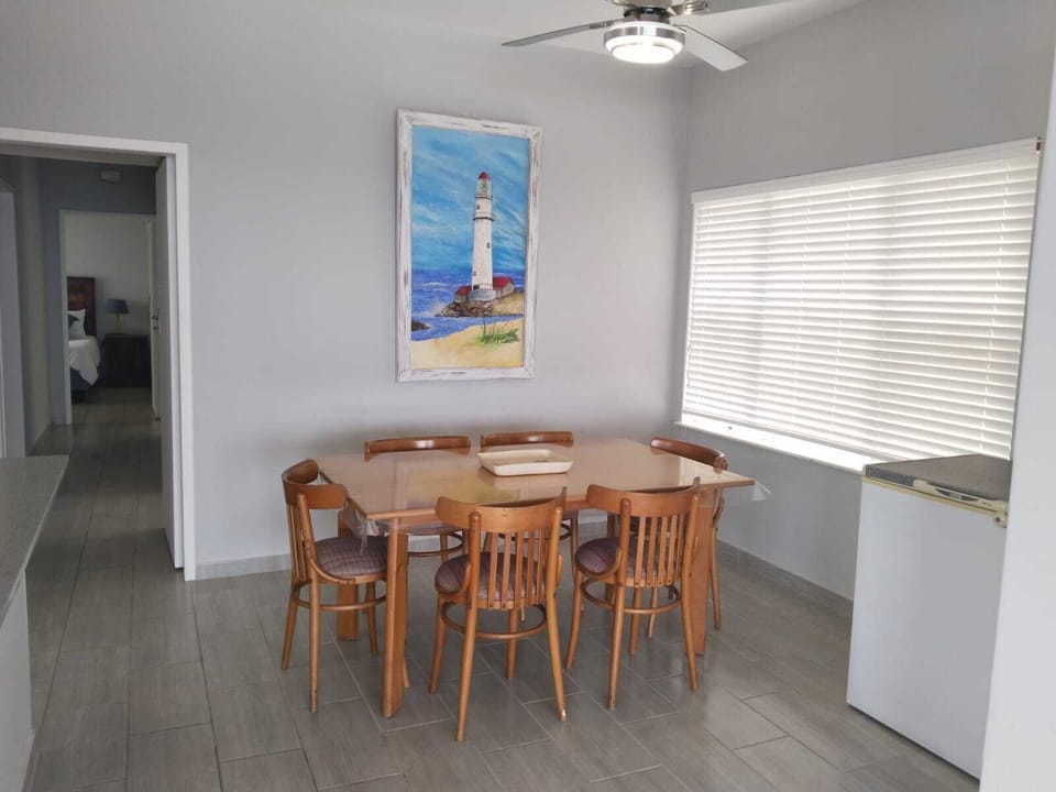 Family Apartment | In-room dining