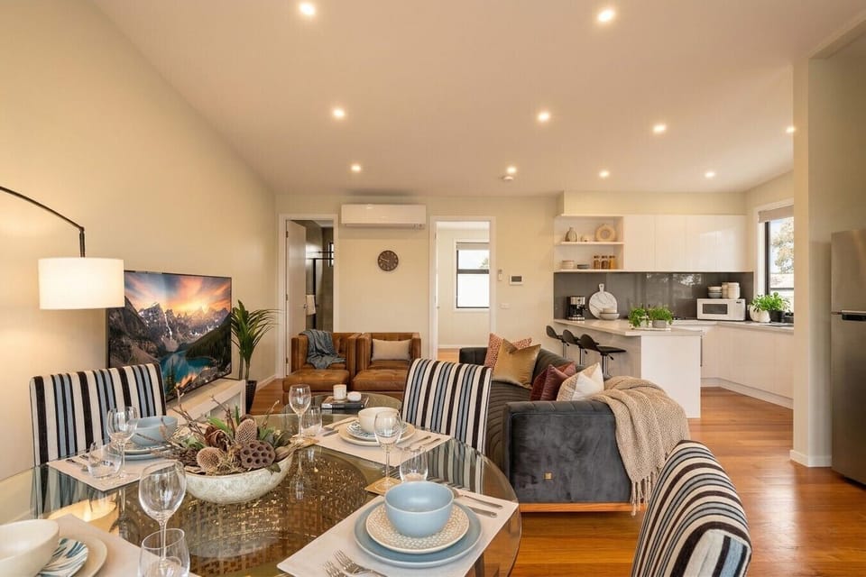 Welcome to a bright and modern open-plan living space designed for comfort.