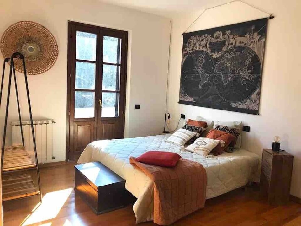 Single Room | In-room dining