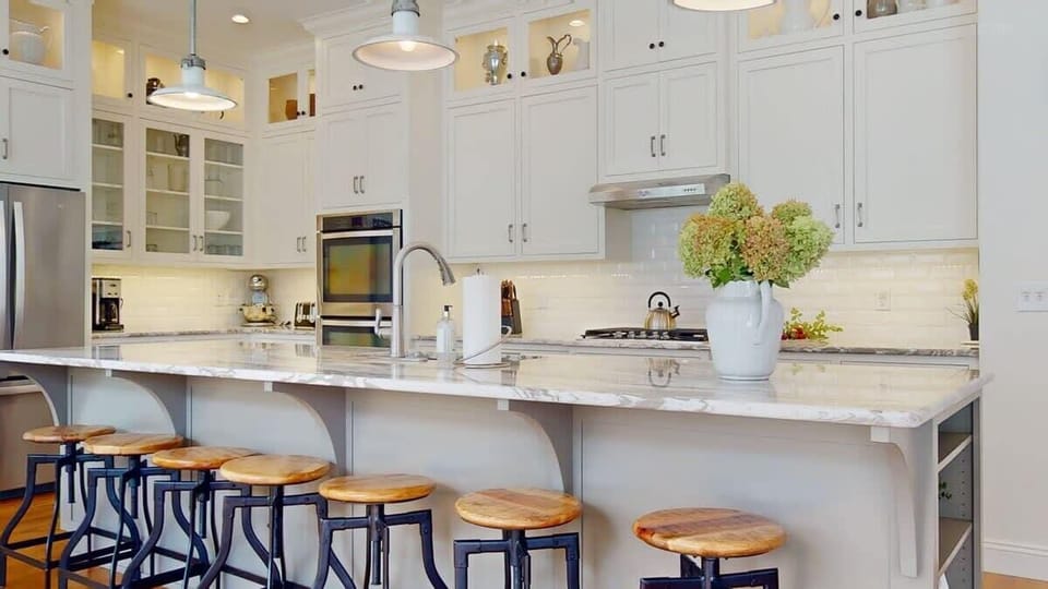 Spacious kitchen with plenty of seating at the breakfast bar
