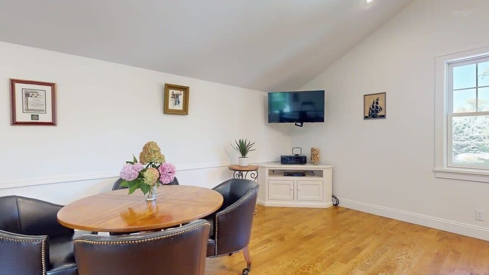 Seating area perfect for puzzles or cards (2nd floor)