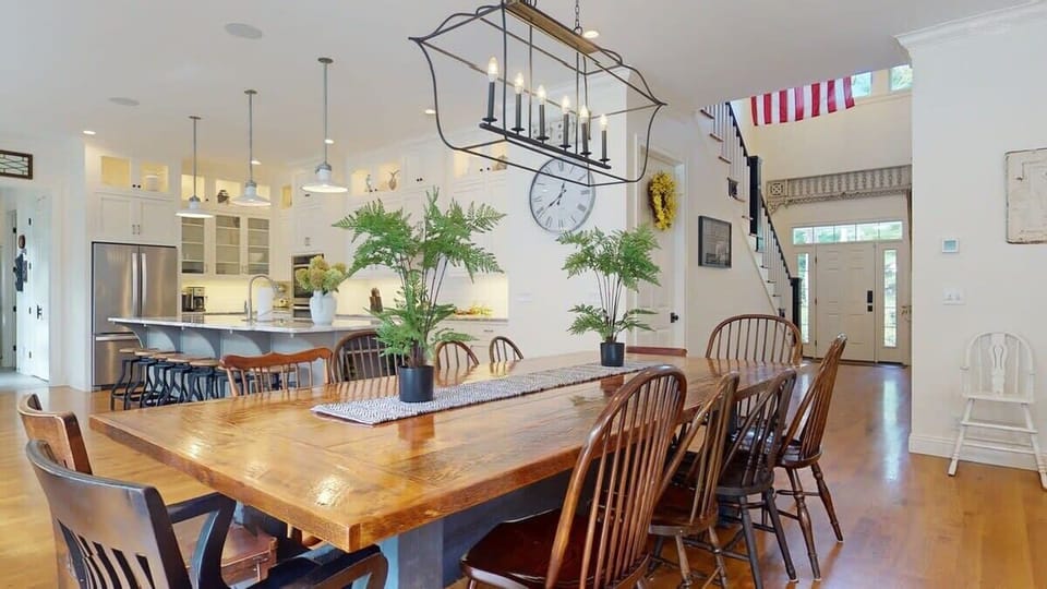 Grand dining and kitchen area