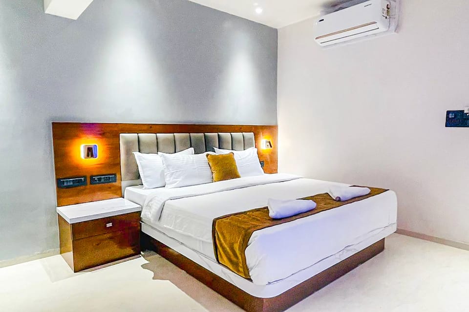 Premium Room, 1 Double Bed | Egyptian cotton sheets, premium bedding, in-room safe, free WiFi