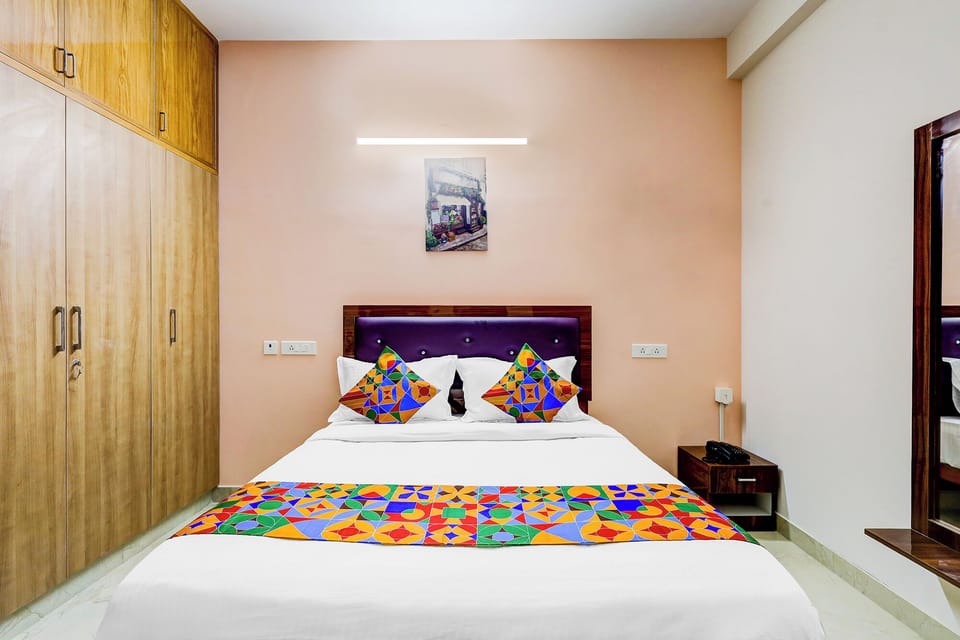 Deluxe Room | Egyptian cotton sheets, premium bedding, in-room safe