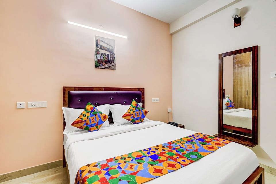 Deluxe Room | Egyptian cotton sheets, premium bedding, in-room safe