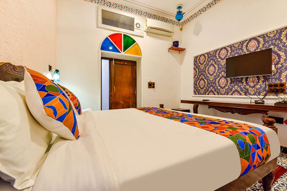 Egyptian cotton sheets, premium bedding, in-room safe, soundproofing