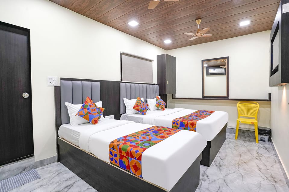 Egyptian cotton sheets, premium bedding, in-room safe, free WiFi