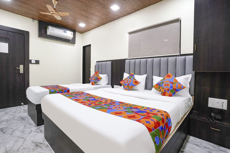 Egyptian cotton sheets, premium bedding, in-room safe, free WiFi