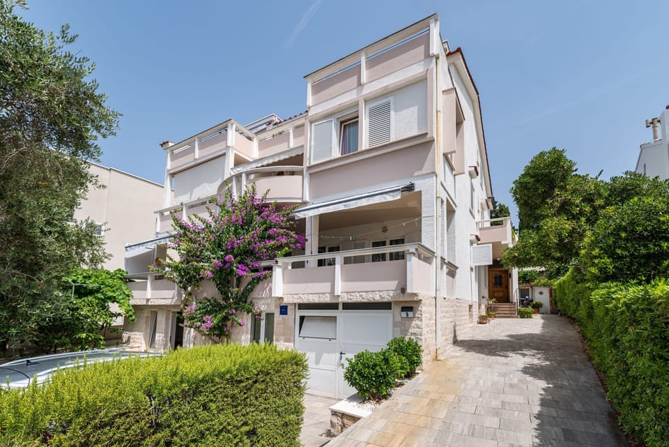 Apartment, 2 Bedrooms, Balcony, Garden View | Exterior