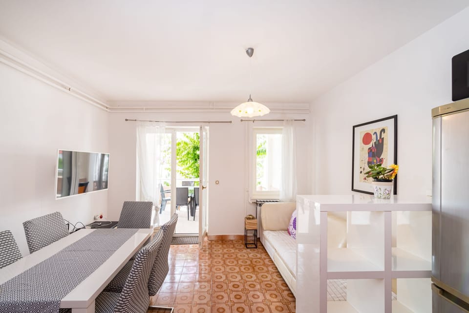 Apartment, 2 Bedrooms, Balcony, Garden View | Interior