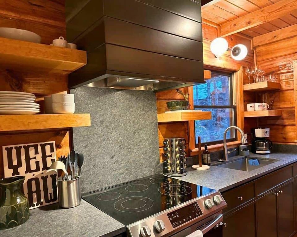 Fully stocked newly renovated kitchen with high-end appliances!