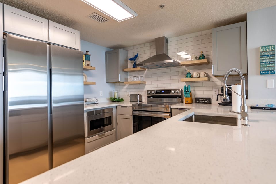 Fully Stocked Kitchen