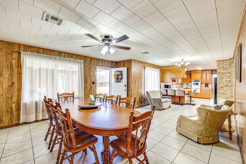 House (3 Bedrooms) | Interior