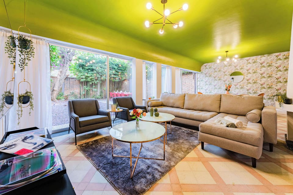 This cheerful, family-friendly home is ready to host your group in the Anzures area!