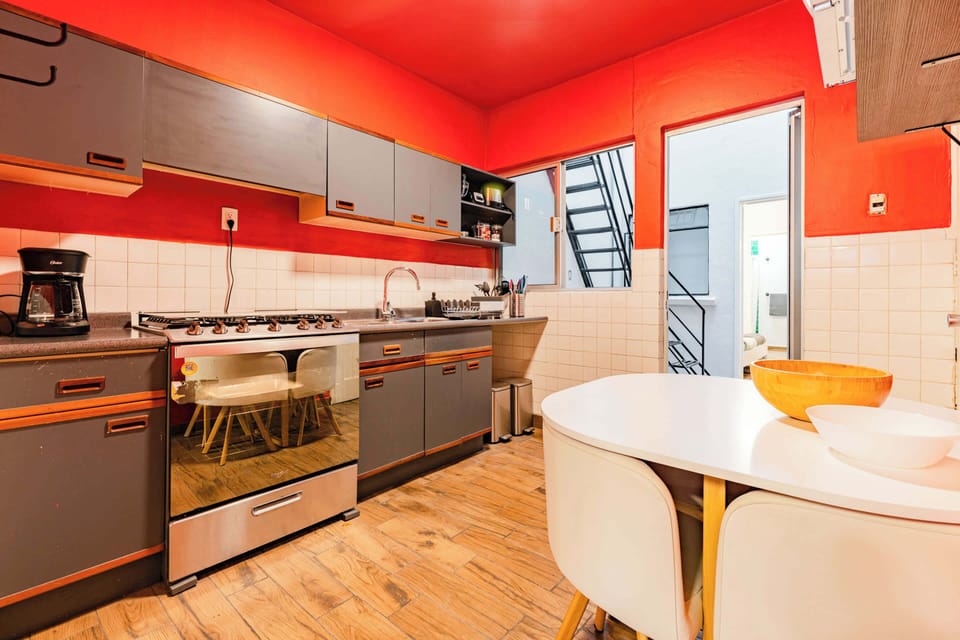 A fully-equipped kitchen to whip up any meal of the day