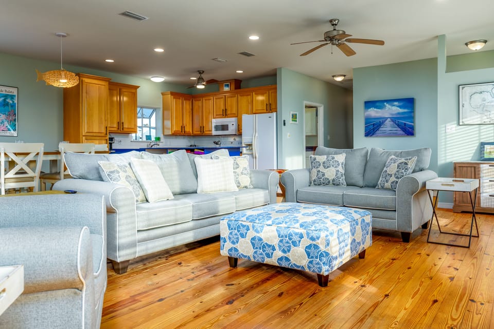 006 Coconut Breeze Pet Friendly Living Room