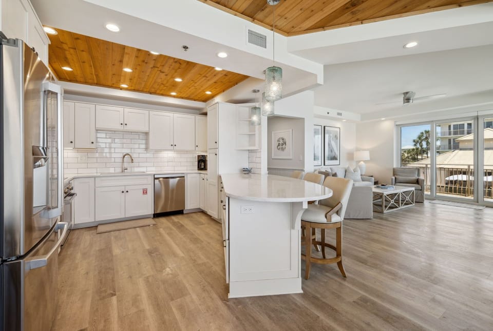 Cook In Style in this Gourmet Kitchen!