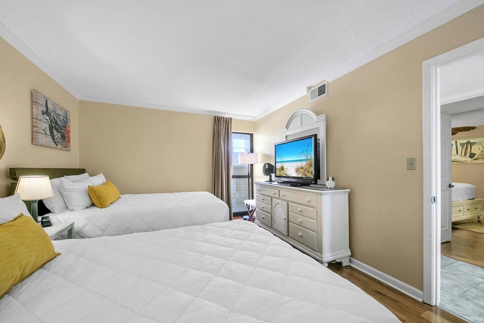 Guest bedroom