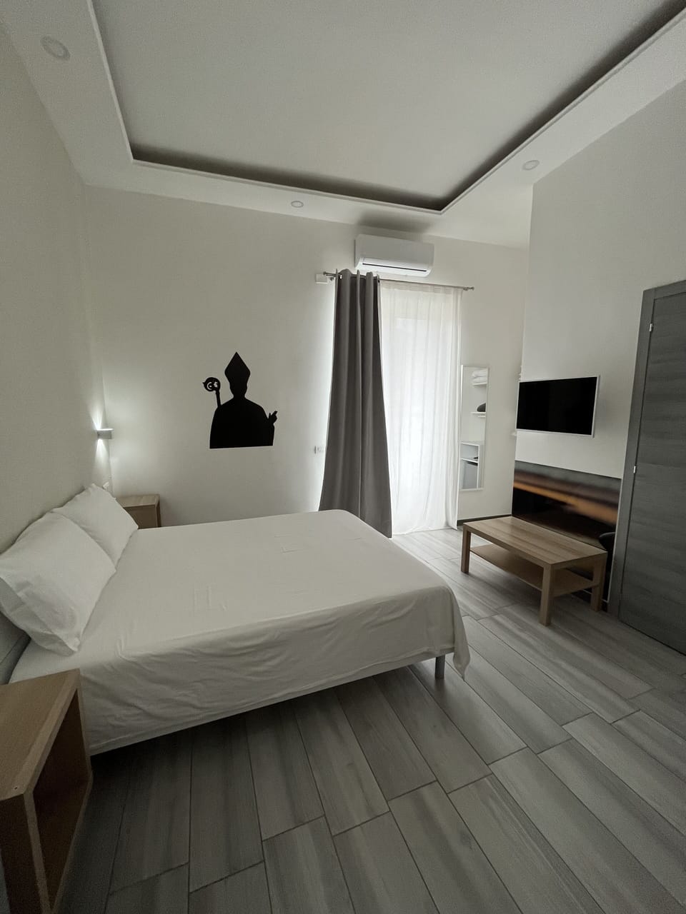 Design Room | 1 bedroom, premium bedding, down comforters, memory foam beds