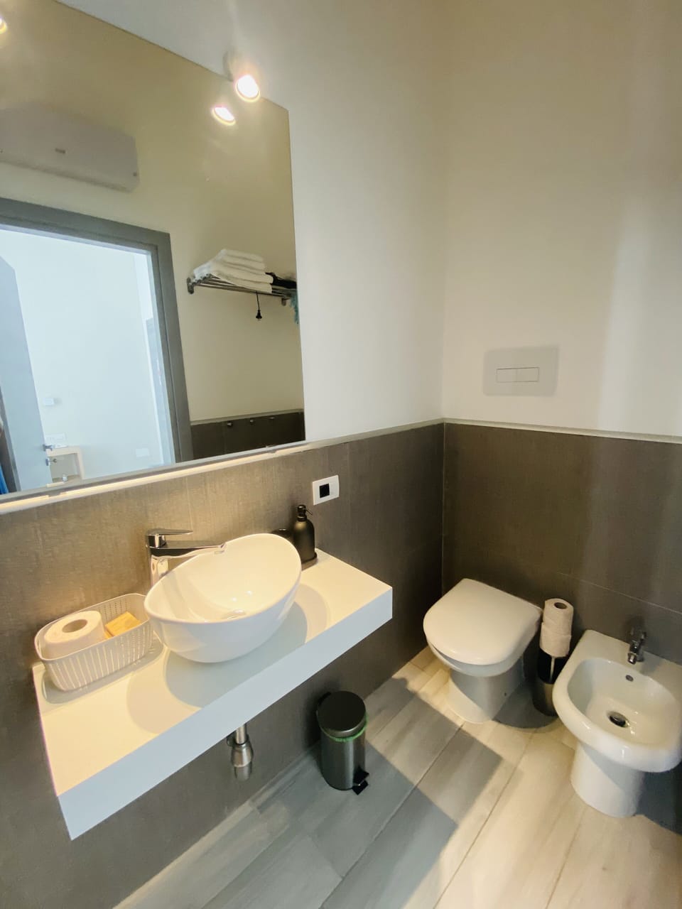 Design Room | Bathroom | Shower, rainfall showerhead, hair dryer, bidet