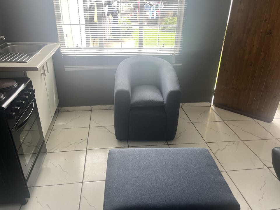Comfort Cottage, 1 Bedroom, Garden View, Ground Floor | Living area | 32-inch flat-screen TV with cable channels, Netflix, streaming services