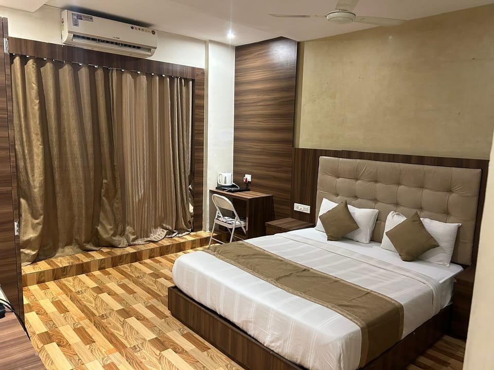Deluxe Double Room | Premium bedding, WiFi (free), bed sheets