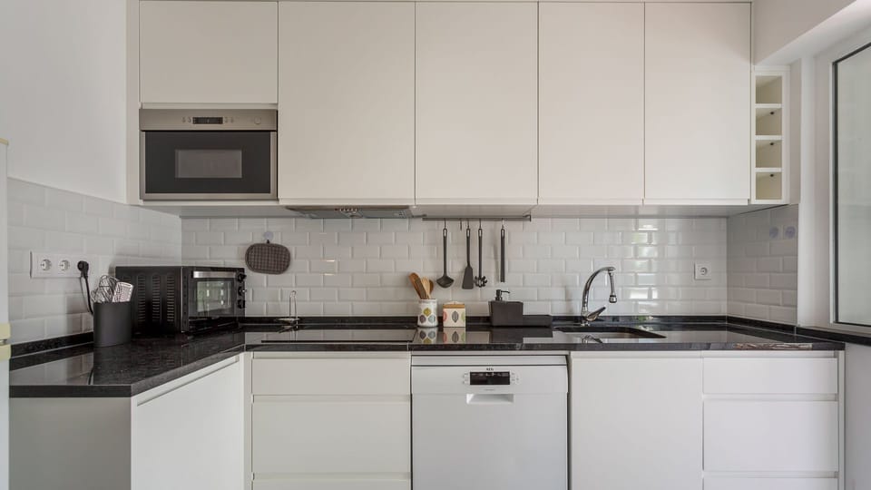 This bright and modern kitchenette will provide you will all the necessary amenities for a memorable and lovely stay #pt #portugal #loule #bright #modern #momerable #lovelystay