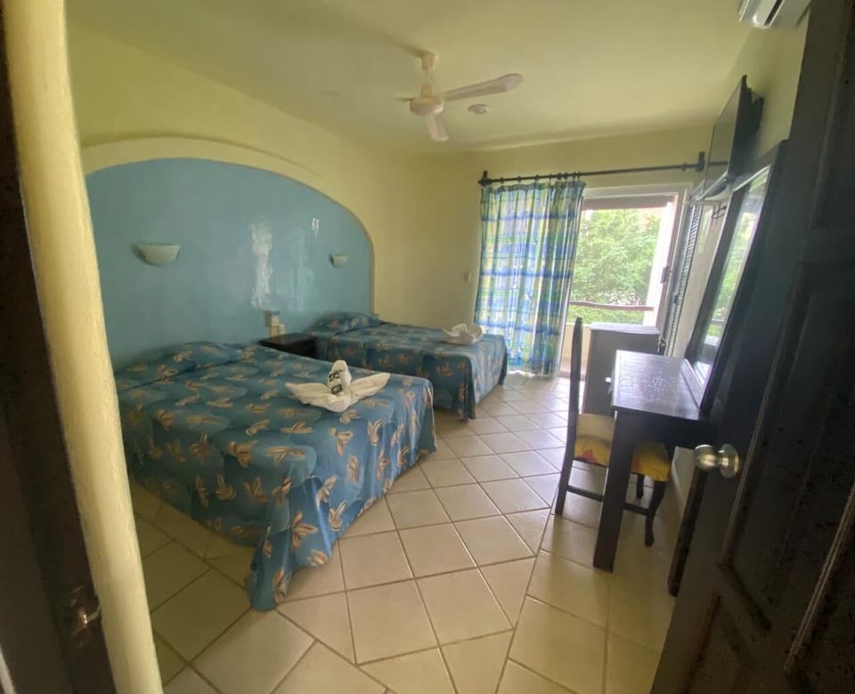 Laptop workspace, free WiFi, bed sheets