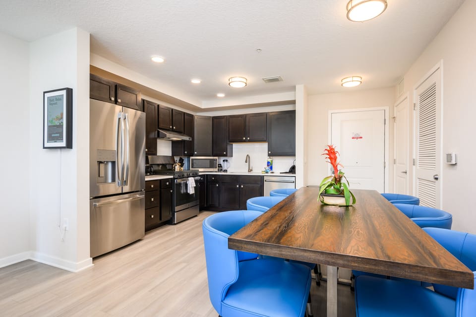 Dinging Area and Open Kitchen
