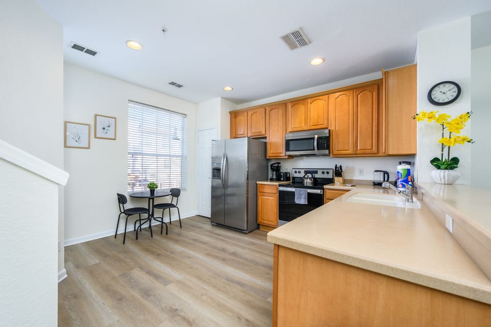 Kitchen and Bistro Table - Level 2