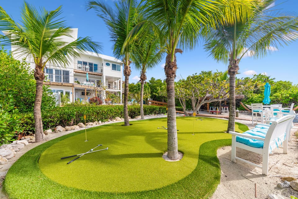 Private riverfront 4-hole putting green