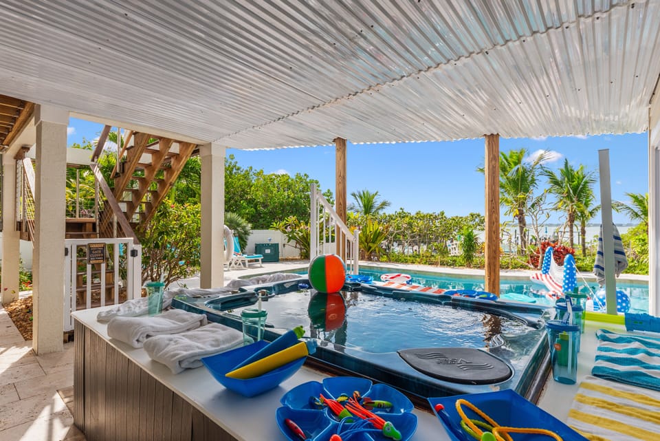 Riverfront hot tub (always cleaned, refilled, heated & ready for you at check-in