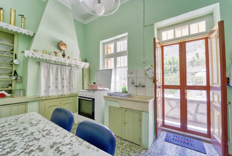 Traditional House, Sea View, Beachfront | Private kitchen | Full-size fridge, oven, stovetop, toaster