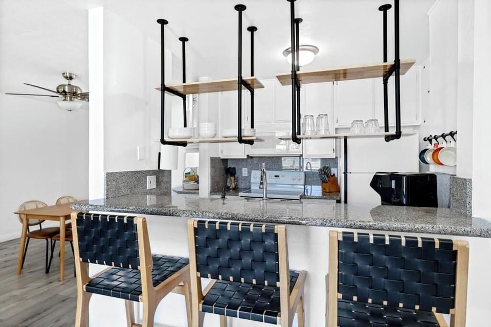 Three additional spots at the bar for quick bites