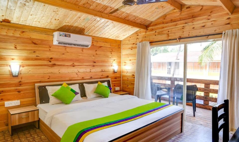 Cottage Room With Pool View | Premium bedding