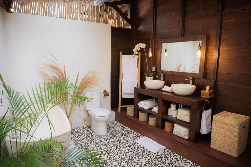 Family Master | Bathroom | Free toiletries, hair dryer, bathrobes, bidet